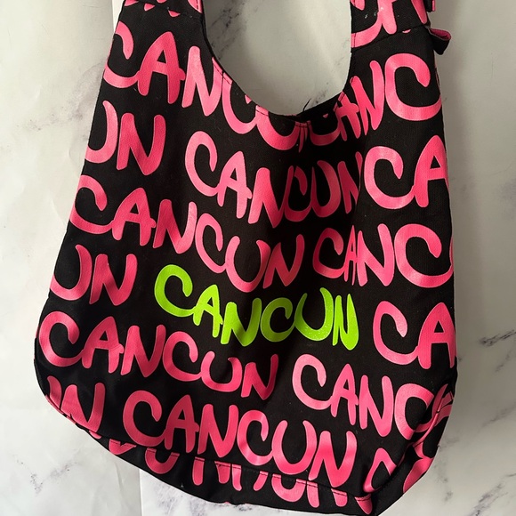 CANCUN ALLOVER PRINT PURSE BAG BLACK/PINK - Picture 3 of 9